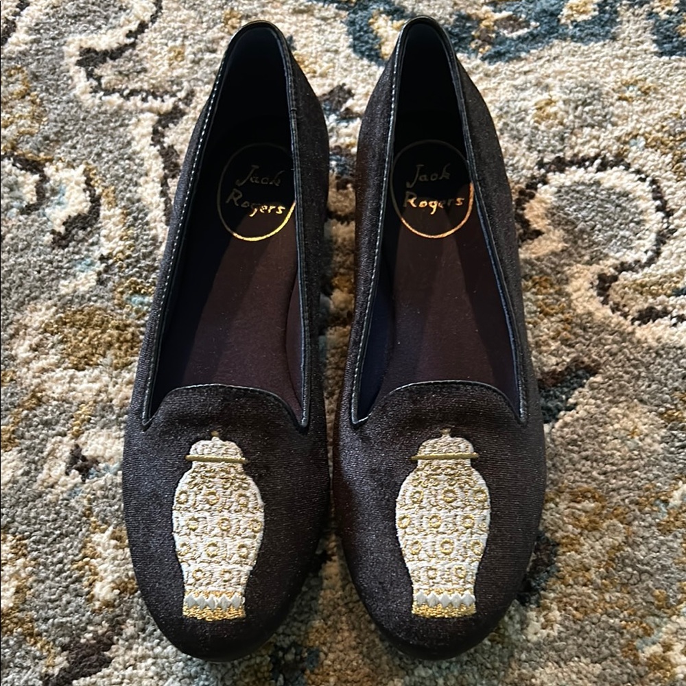 Jack Rogers Black velvet and Gold Women's Loafers, 6.5 , chinois vase at toe cap